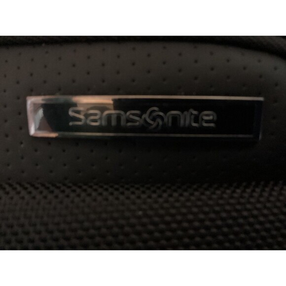 Samsonite Laser Pro 2 Slim Brief Laptop Bag For 17.3" Laptop With Tablet Pocket - Picture 9 of 10